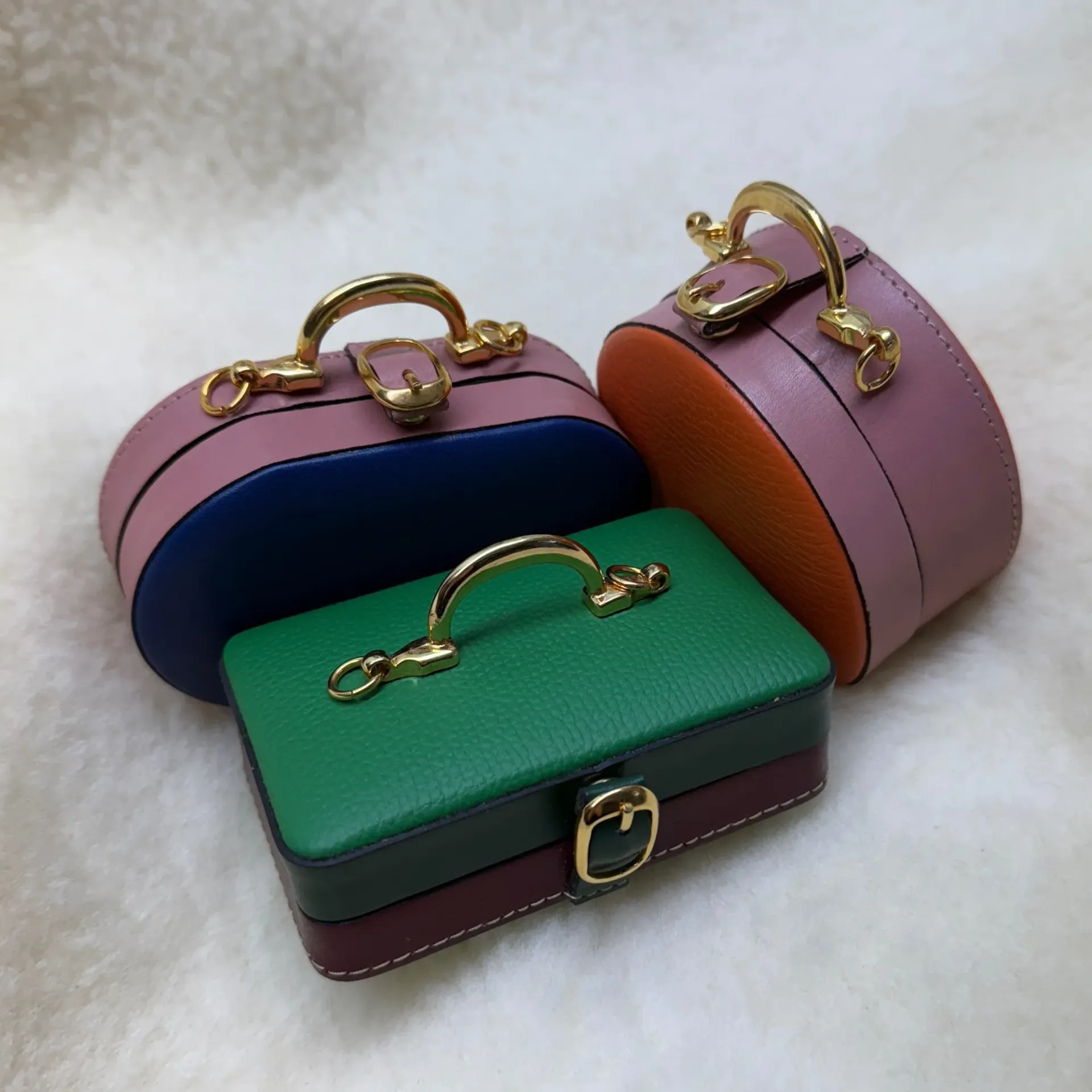 Joyero pequeño de cuero hecho a mano con espejo interior – Mini estuche organizador