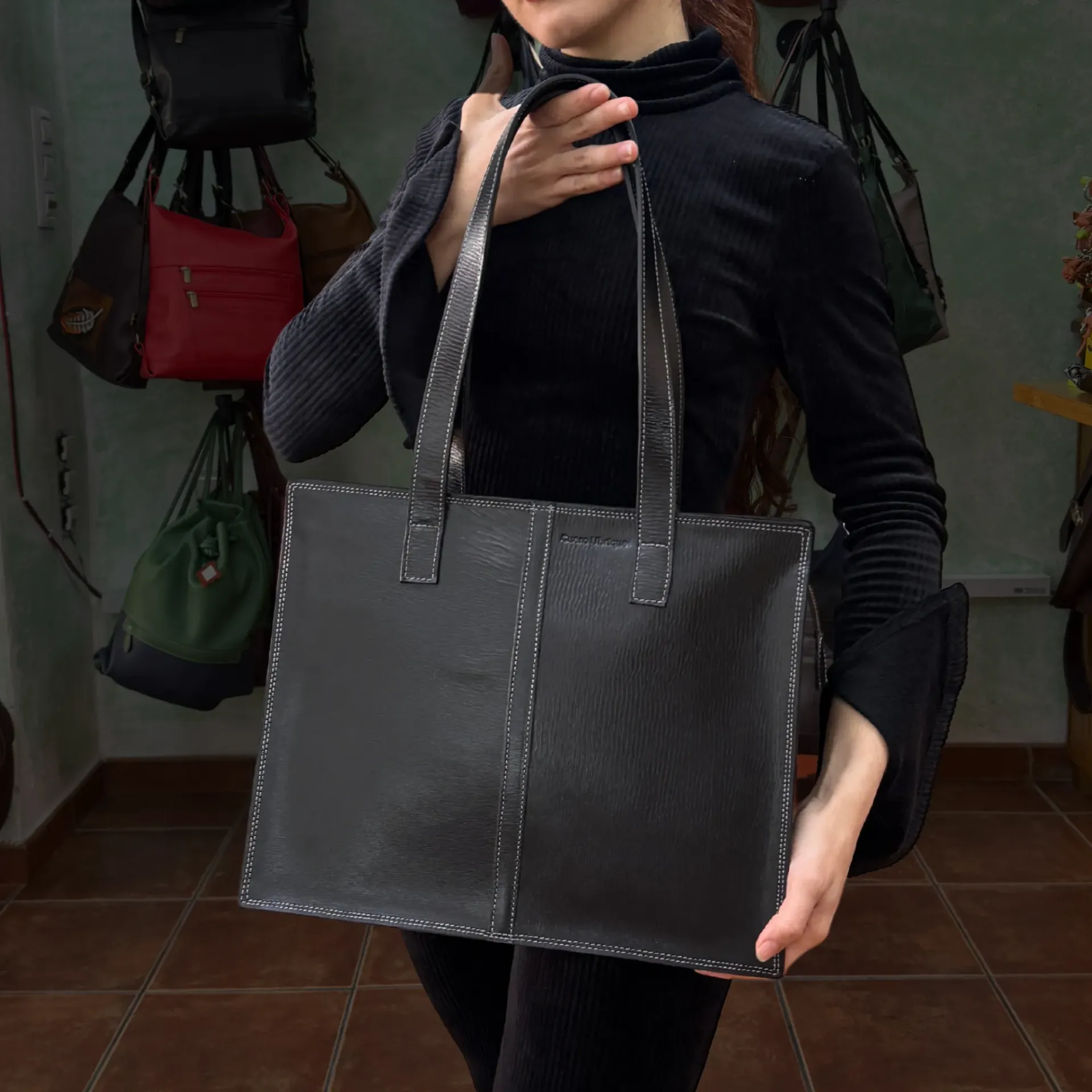 Bolso tote estructurado de cuero con cremallera – Hecho en Ubrique